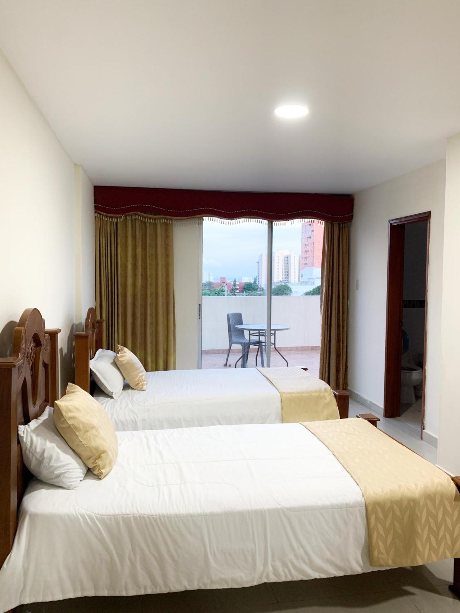Hotel Continental Plaza Barranquilla บาร์รังกีญา ภายนอก รูปภาพ