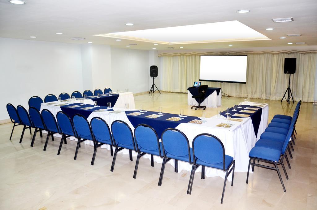 Hotel Continental Plaza Barranquilla บาร์รังกีญา ภายนอก รูปภาพ